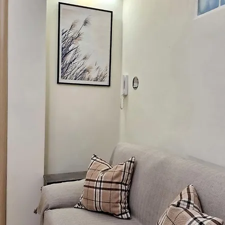 Center Apartment *